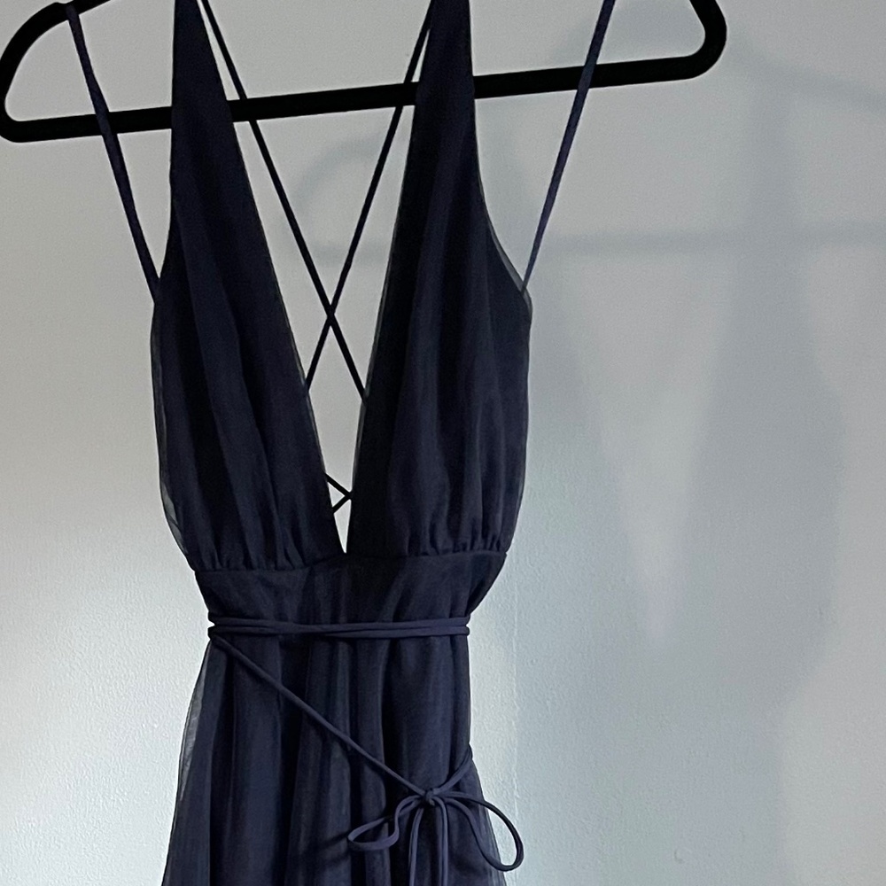Selfie Leslie Floating by Plunging Neckline Mesh